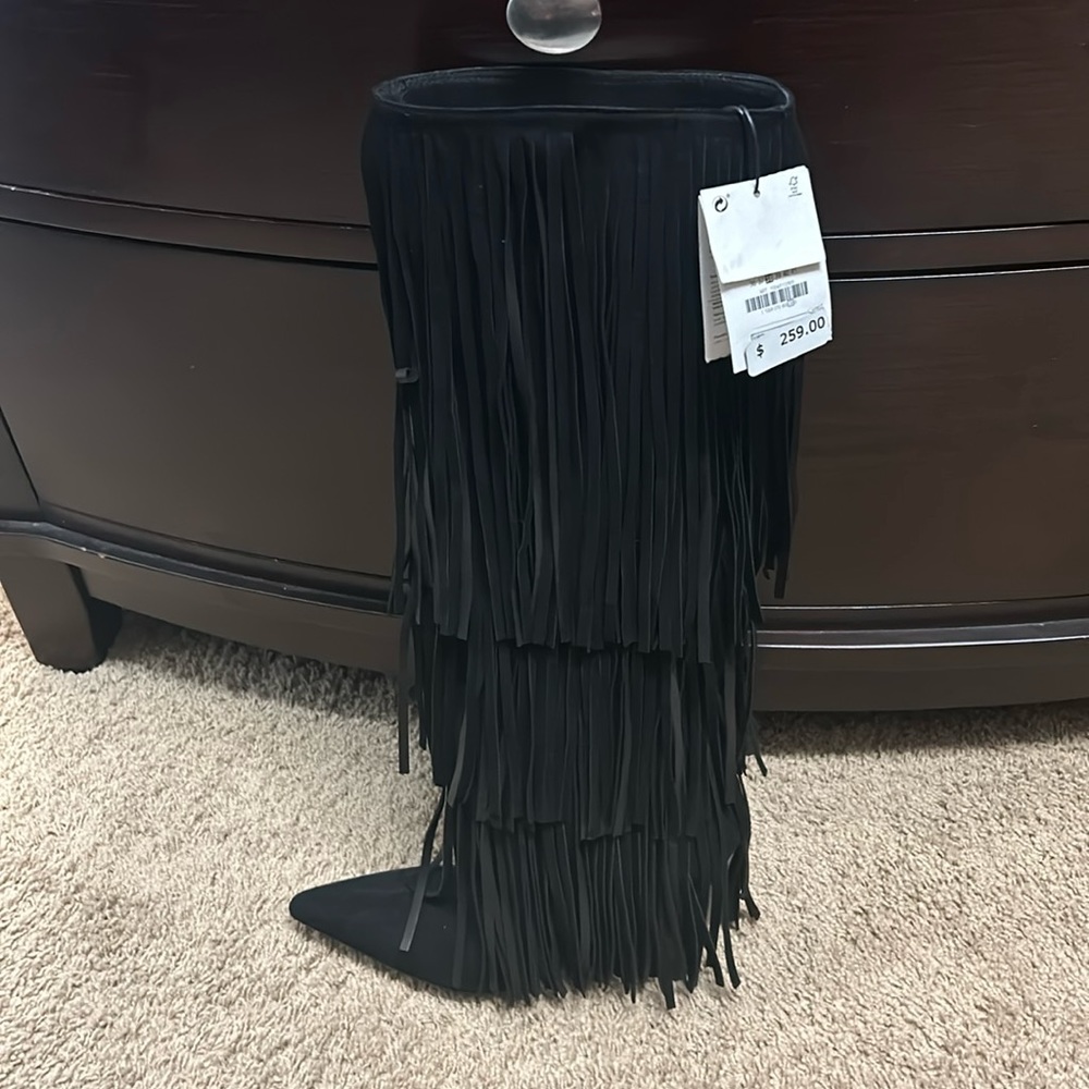 NWT. Zara fringe boot.